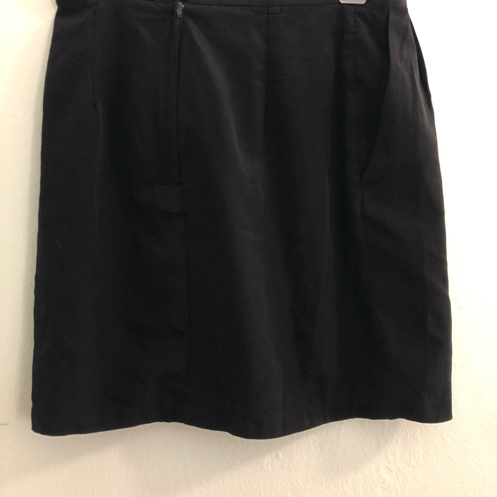 H&M Mini Skirt with Pockets - Picture 2 of 7